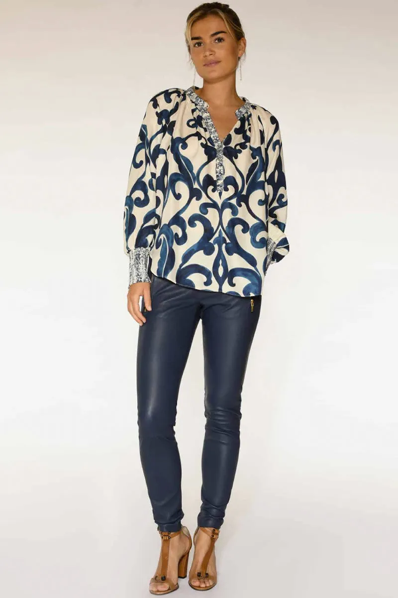 Annsofie shirt | Sand w. Navy Print | Skjorte fra Gustav