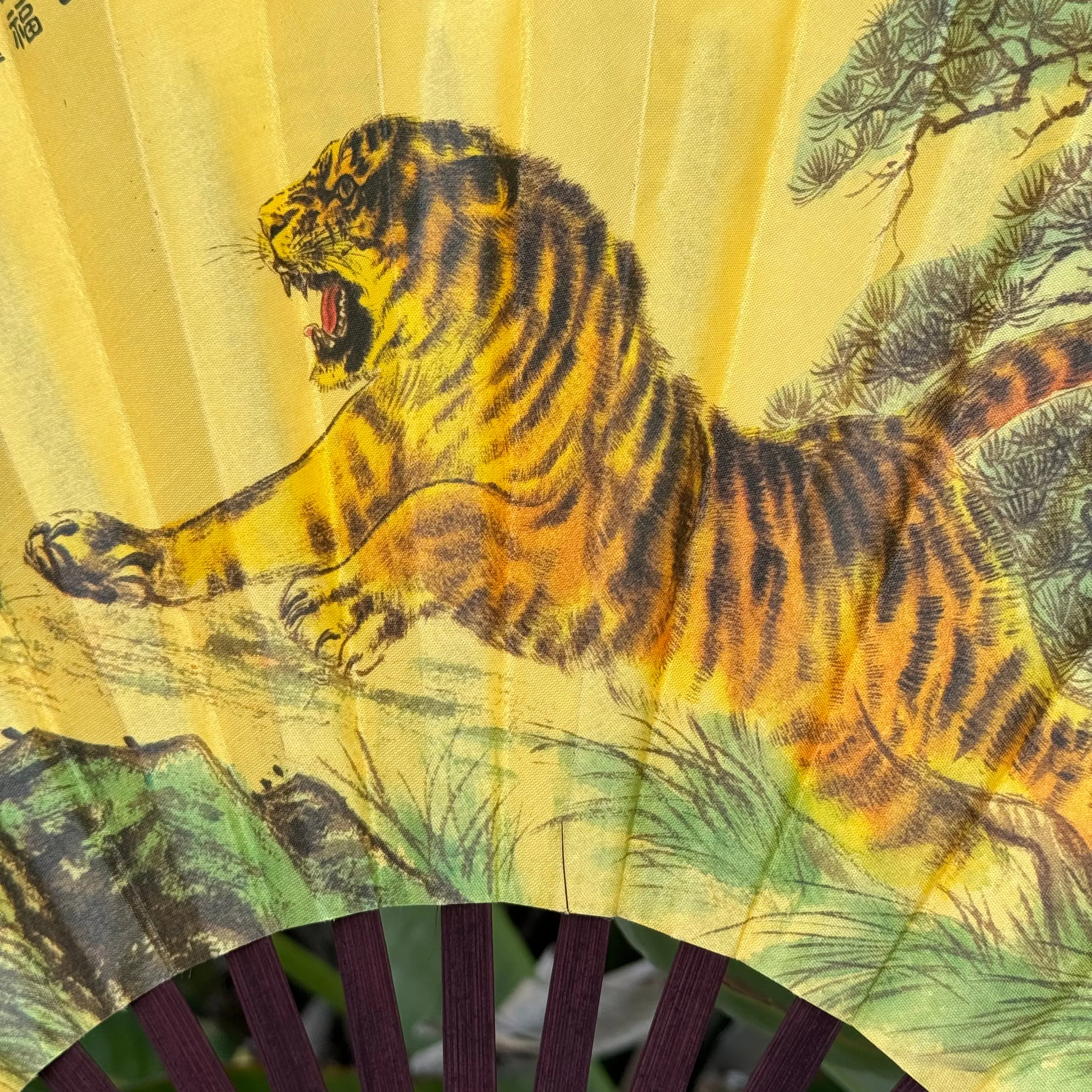 Large Luxury Silk Fan - Tiger (33 x 60cm)