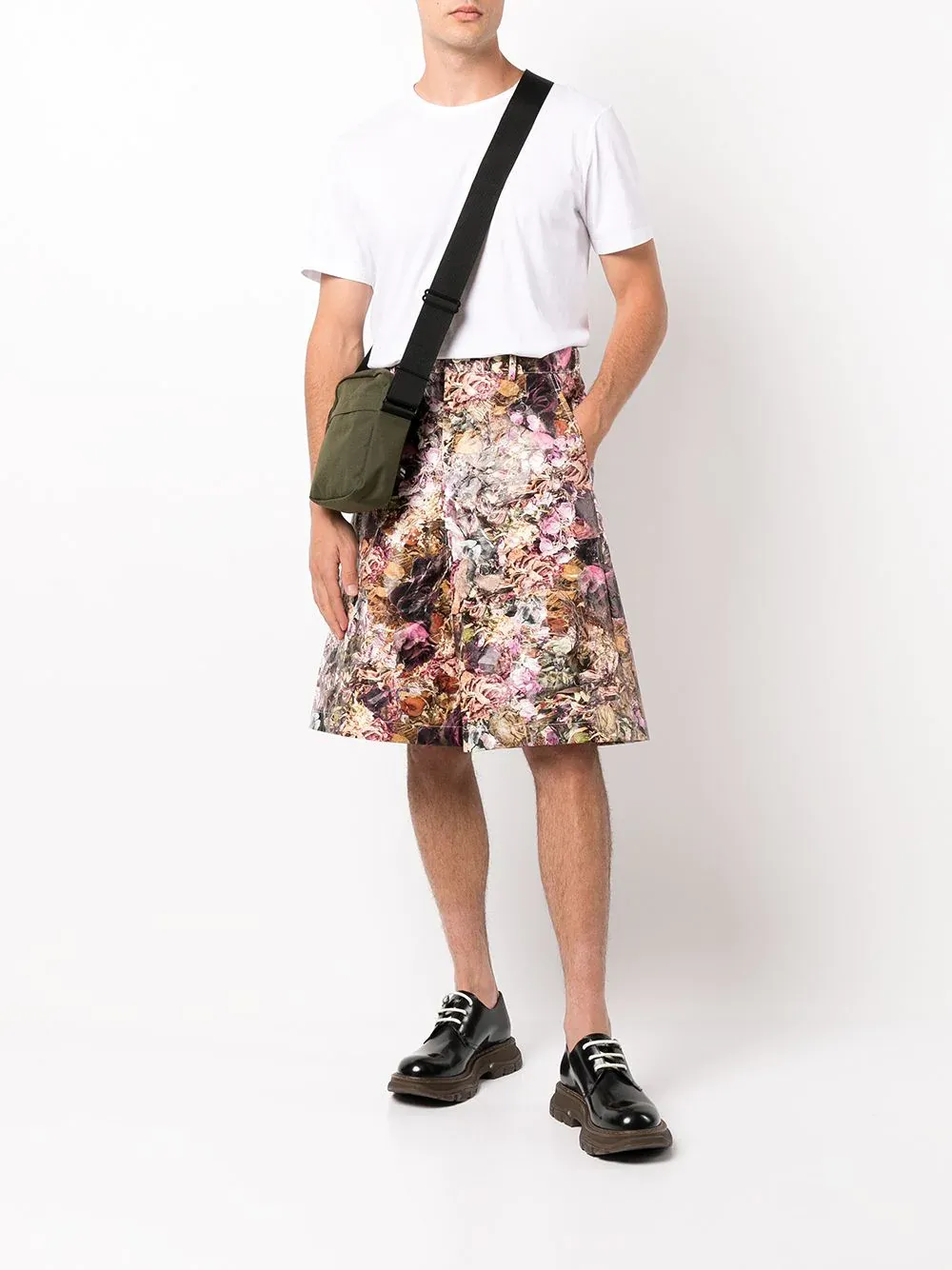 Non-Woven Fabric Floral Pattern Shorts