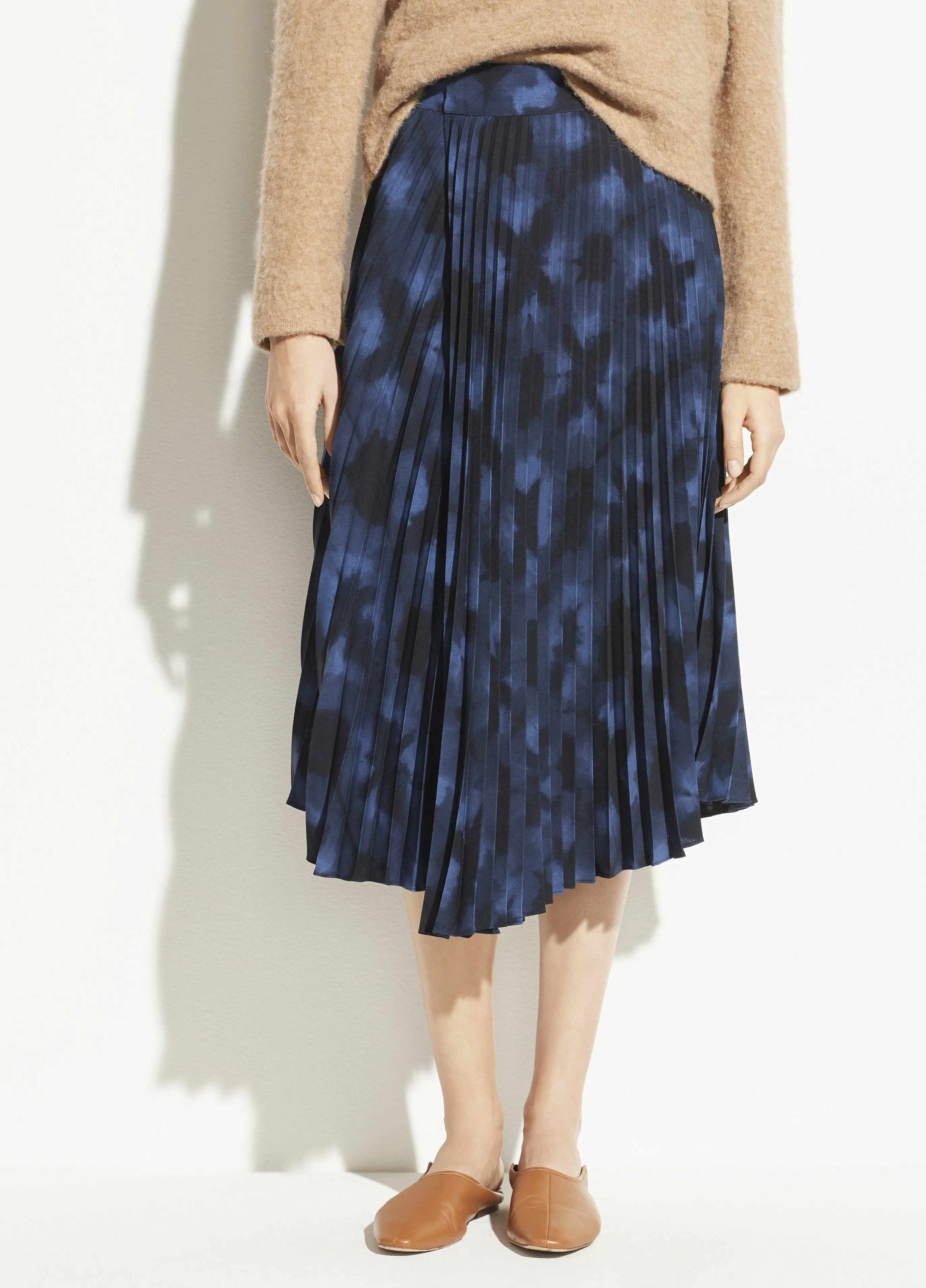 Winter Tie Dye Pleated Skirt in Hydra